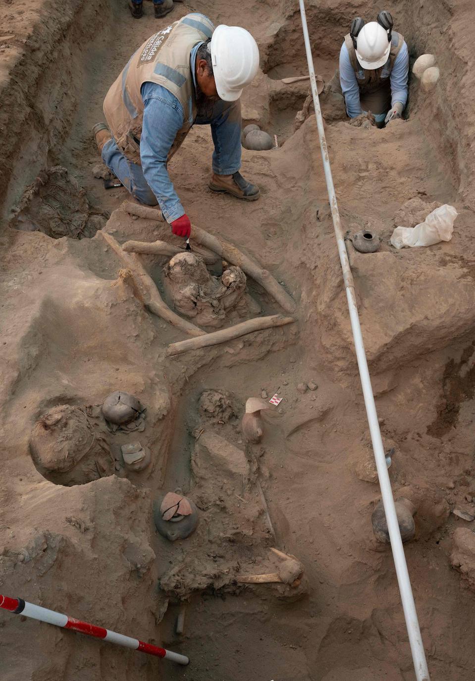 Descubren en Lima un cementerio de bebés y niños prehispánico