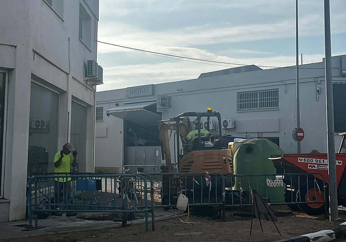 Obras en el polígono de Benifaió.