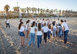 Candidatas infantiles, en la playa del Cabanyal.