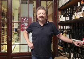 Luca Bernasconi, en Lebulc, una bodega que es una tienda y, además, un club privado.