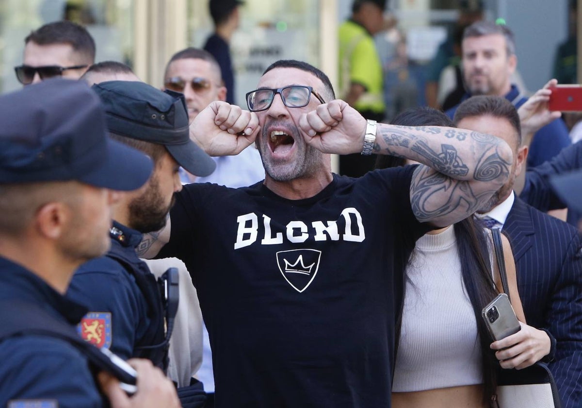 Los acusados, en el banquillo de la Audiencia.