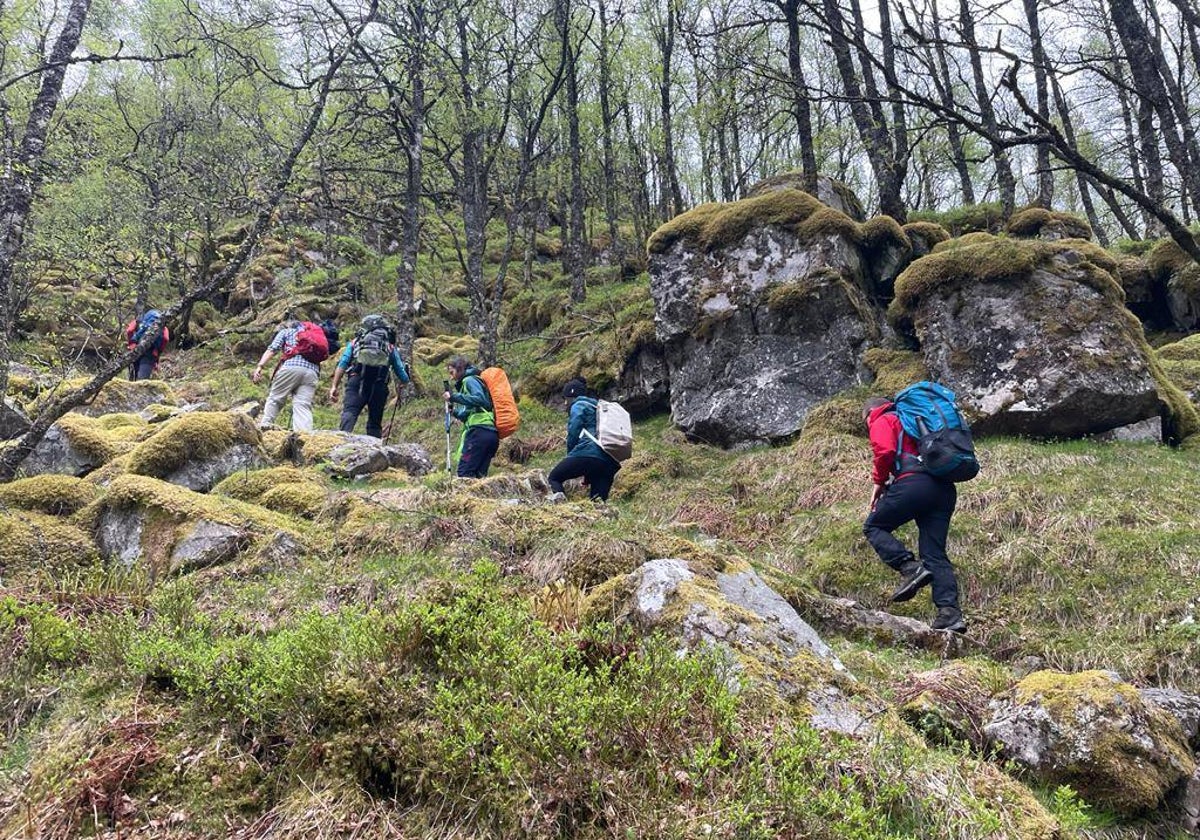 Senderistas, durante una salida a la montaña.