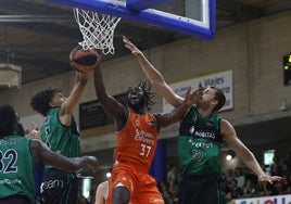 Ojeleye, durante el partido de pretemporada contra el Joventut.