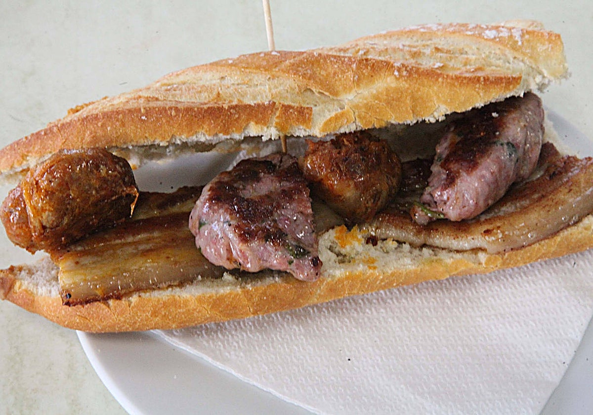 Imagen principal - Juanet, Rosa y Català, los bocadillos que triunfan en Orba