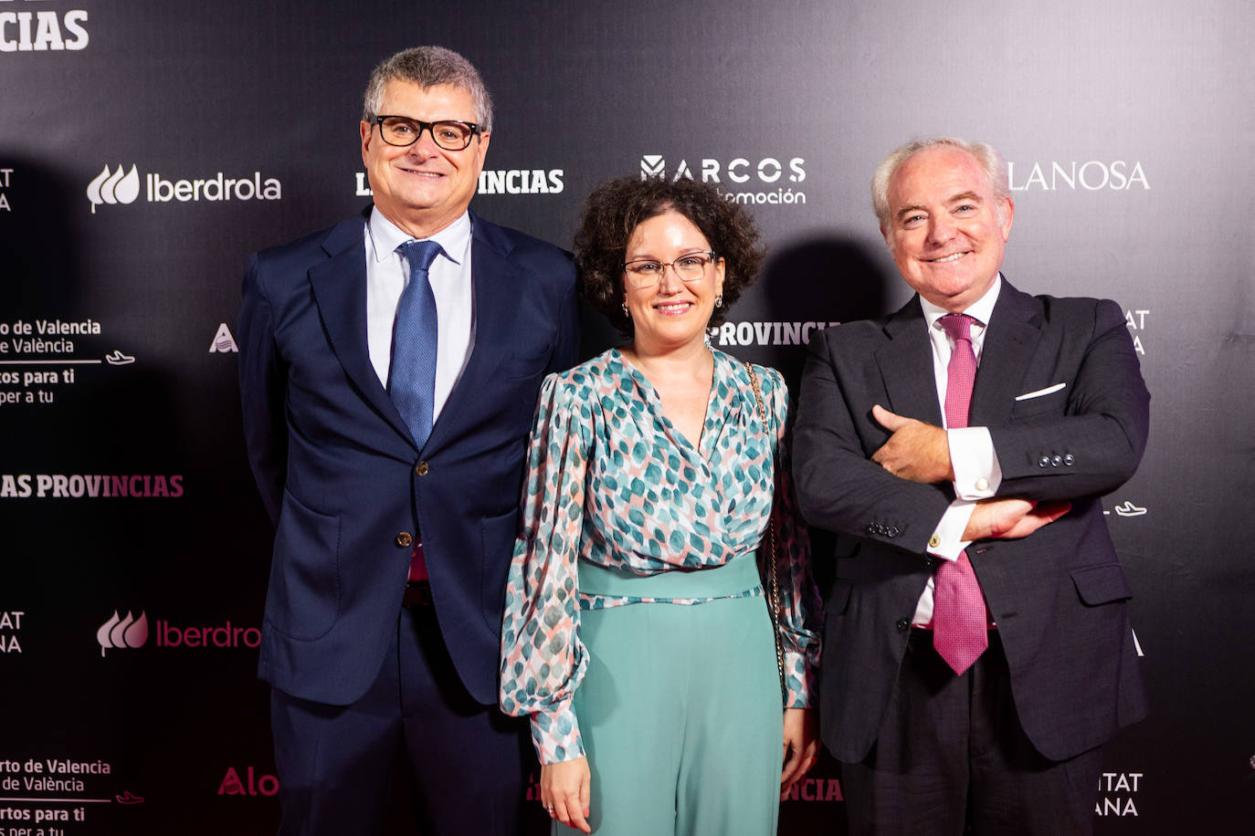 Jorge Aguadé, jefe de prensa de Air Nostrum, junto a Isabel Domingo, jefa de Economía de LAS PROVINCIAS, y Antonio de Nó, dircom de Air Nostrum.