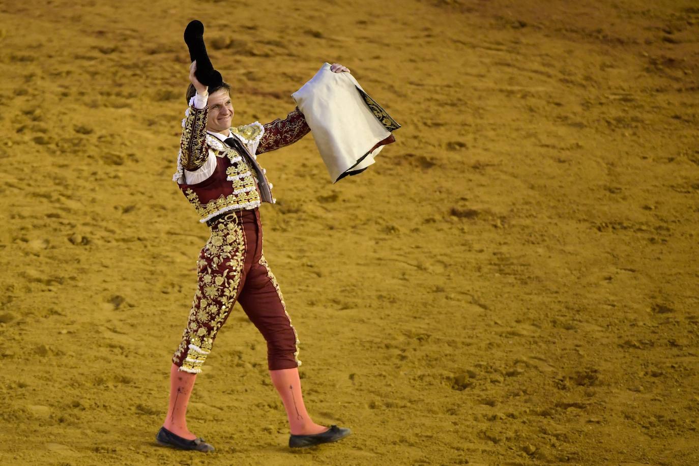 El Juli se corta la coleta en Sevilla