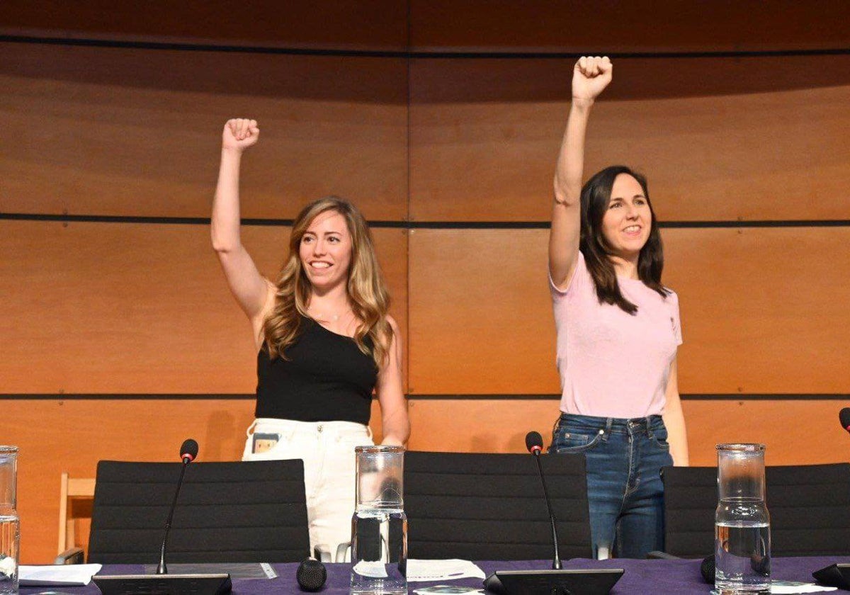 María Teresa Pérez junto a Ione Belarra en un acto en Valencia.