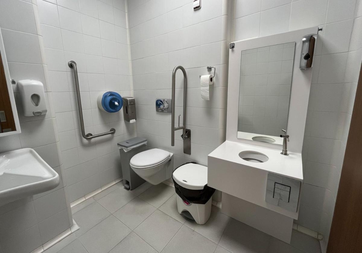 Cuarto de baño adaptado.