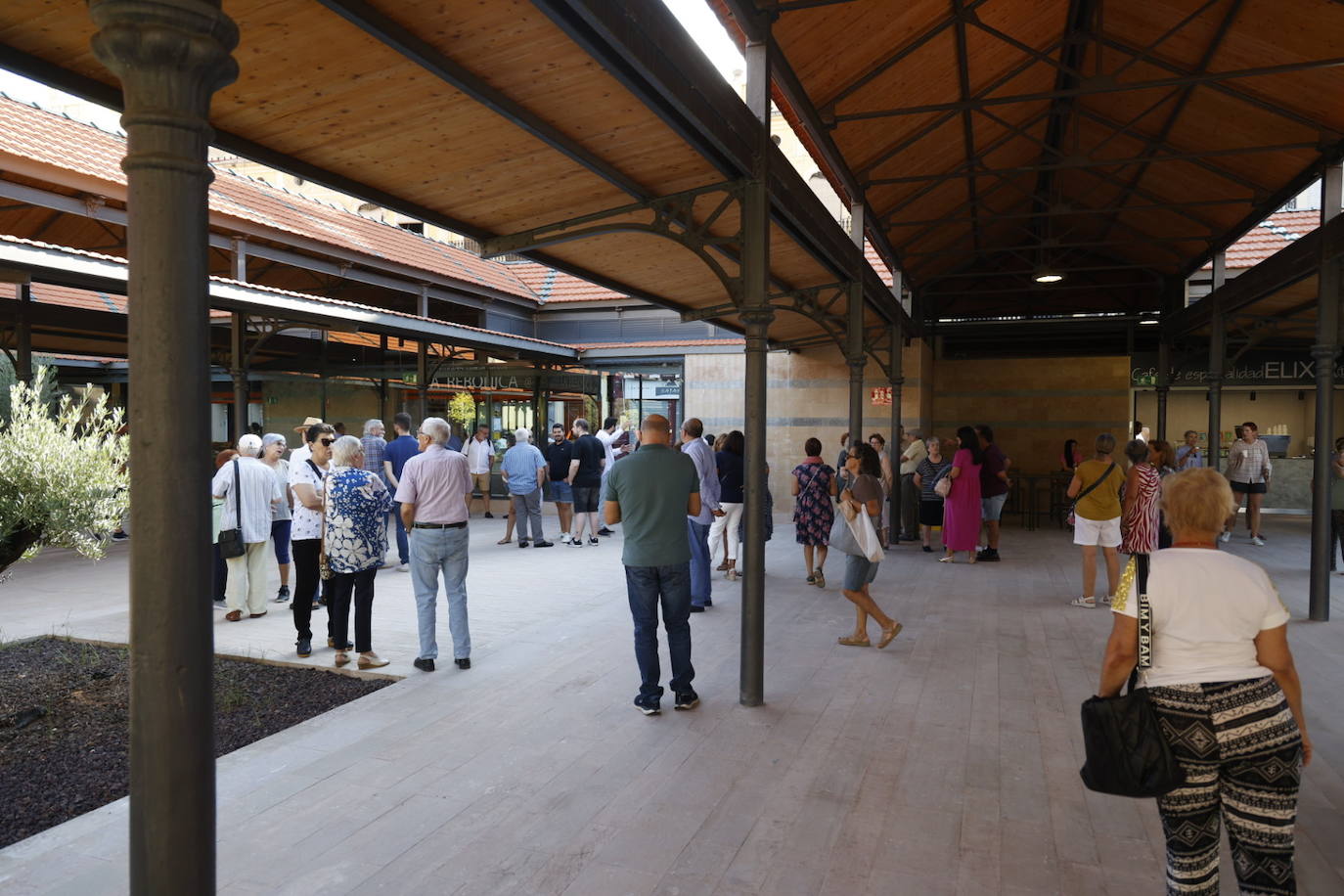 El Mercado del Grao reabre sus puertas de nuevo