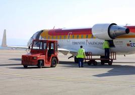 Una aeronave de Air Nostrum en las pistas del aeropuerto