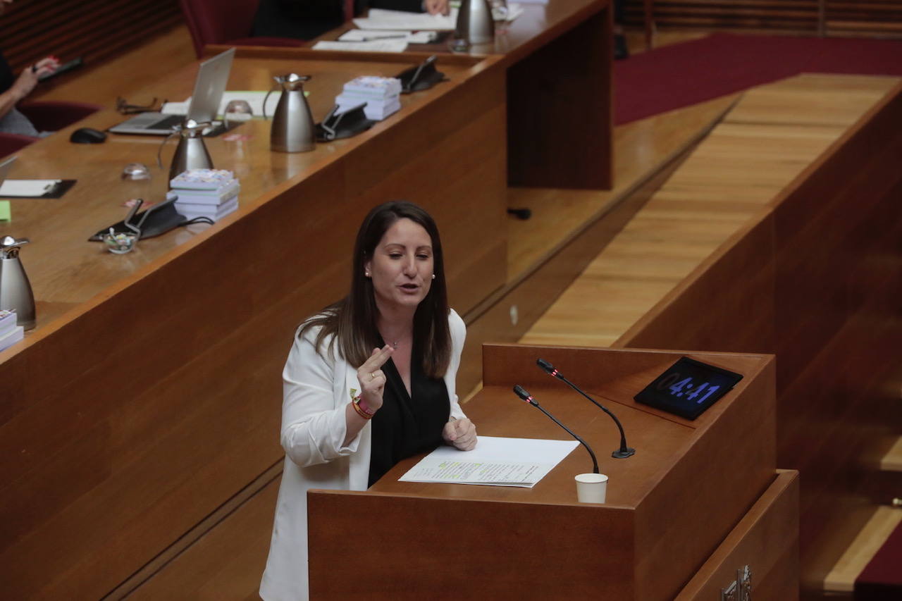 Así ha sido la primera sesión de control a la que se ha enfrentado Carlos Mazón