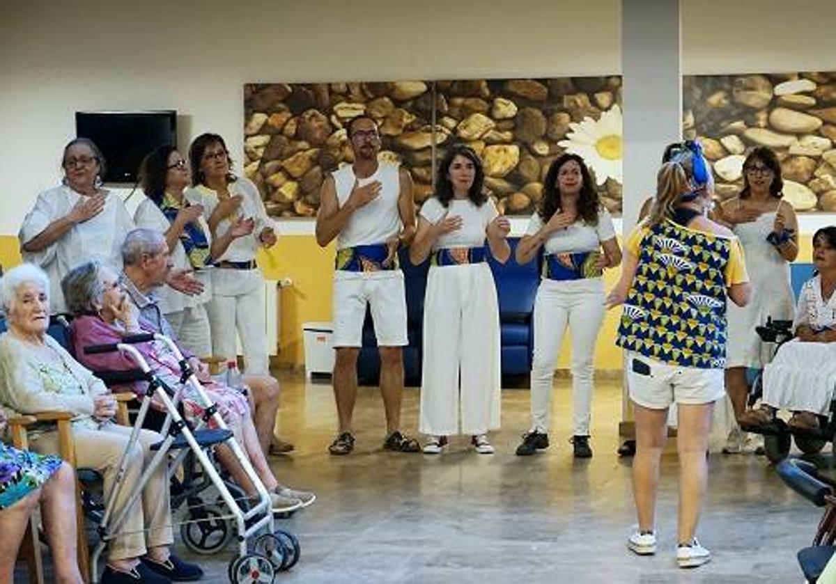 Imagen principal - Coro afrogospel Voz N' Colors en Savia Campanar