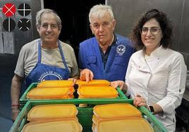 Las chefs Vanesa Lledó, Susana Salvador y María José Martínez, junto a la presidenta de Evap, Eva Blasco en Mercavalencia.