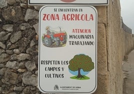 Cartel del Ayuntamiento de Xàbia que desde AVA ponen como ejemplo.