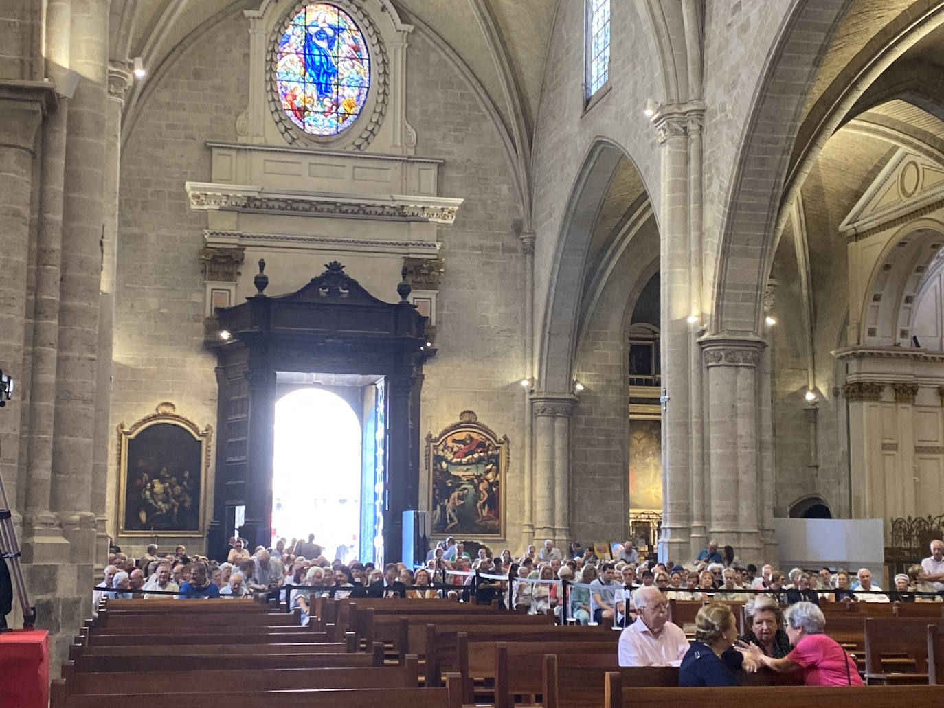 La Senyera regresa a la Catedral de Valencia tras ocho años de ausencia