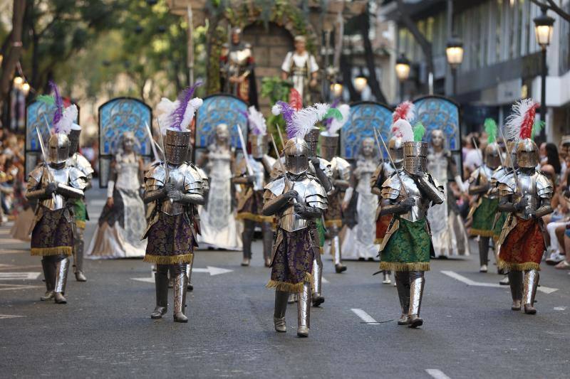 Fiesta en Valencia de los Moros y Cristianos en el 9 d&#039;Octubre