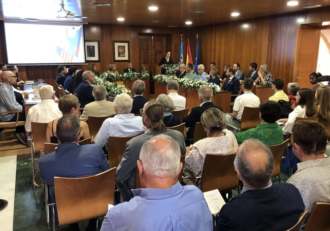 Público presente en el salón de plenos.