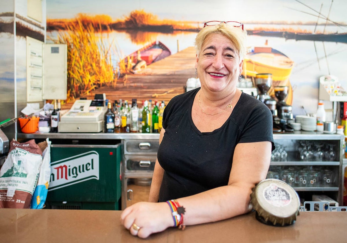 Imagen principal - Encarna García, del bar Amanecer, el joyero Paco Piqueras y el carnicero Gaspar Izquierdo.