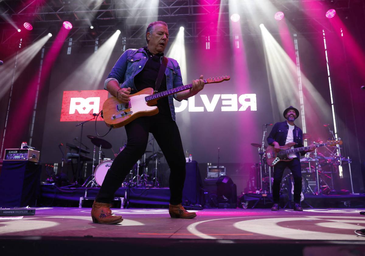 Carlos Goñi durante un concierto este verano con su agrupación Revolver.