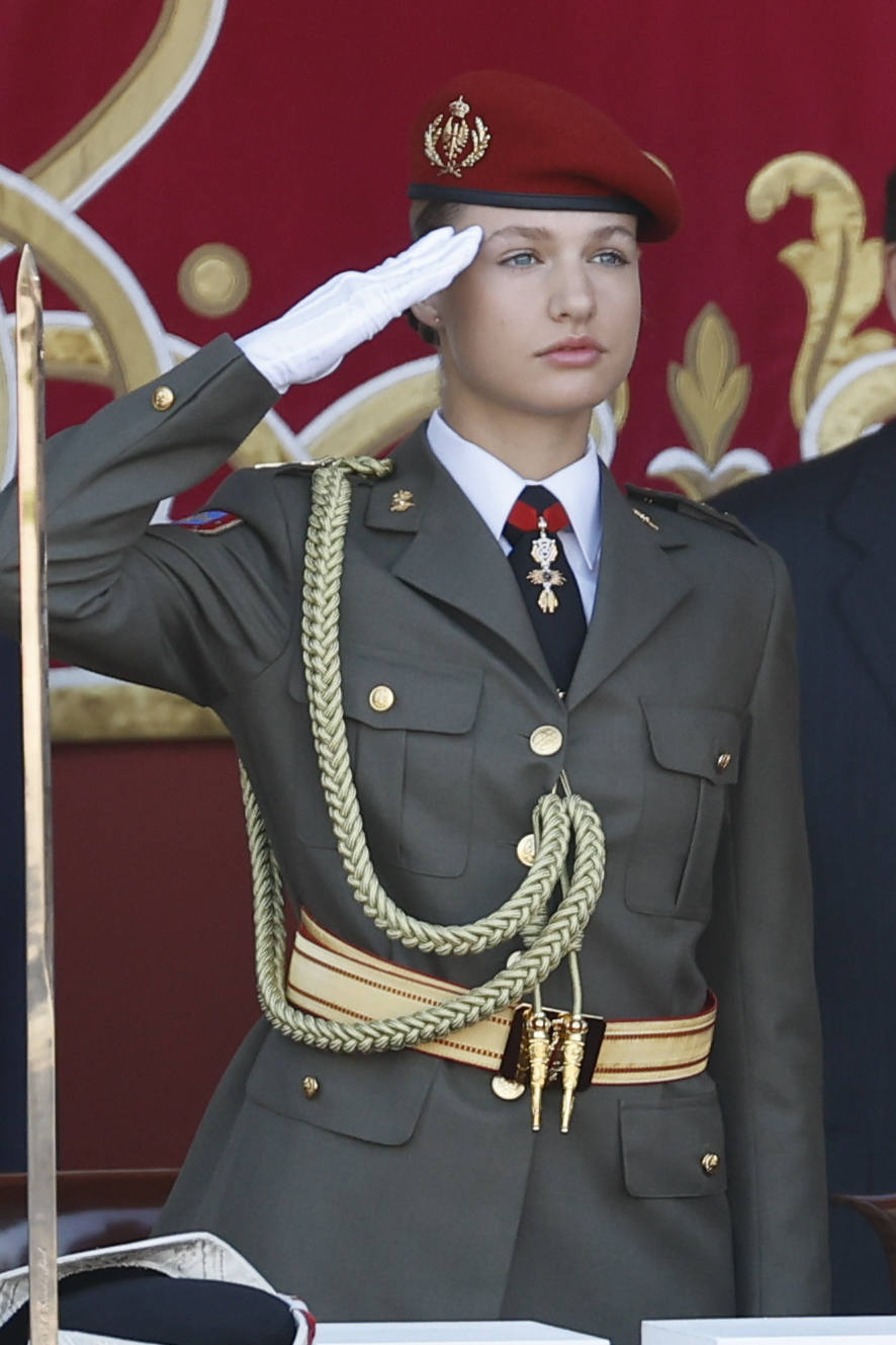 El desfile militar de las Fuerzas Armadas, en imágenes