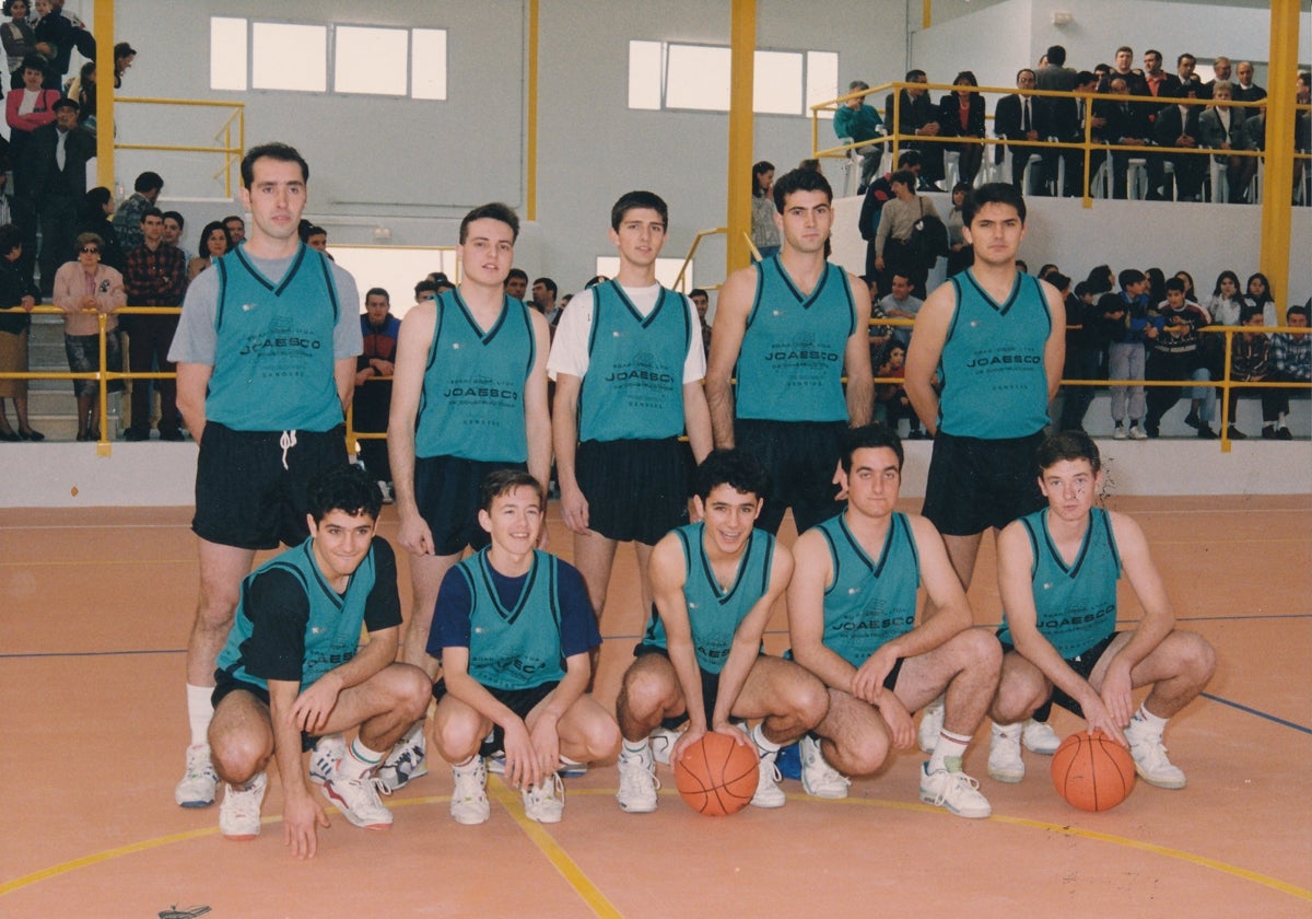 Equipo del Club Baloncesto Genovés en 1993, año de su debut.