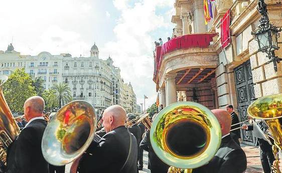 La Banda Municipal de Valencia (BMV), en una actuación en la plaza del Ayuntamiento.