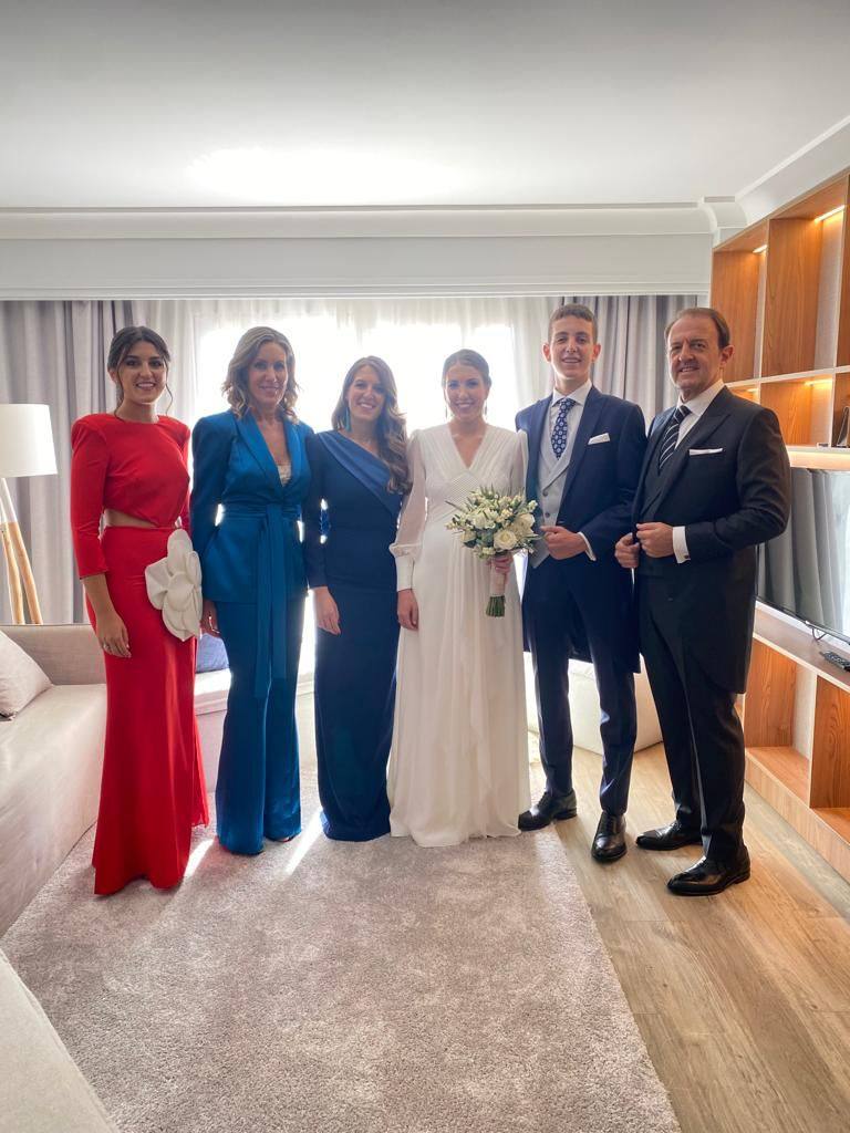 Cristina Lluch, Cristina Ponce, Blanca, Sofía y Luis Lluch con su padre, Luis Lluch.