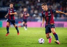 Dani Gómez, durante el pasado encuentro ante el Racing Ferrol.