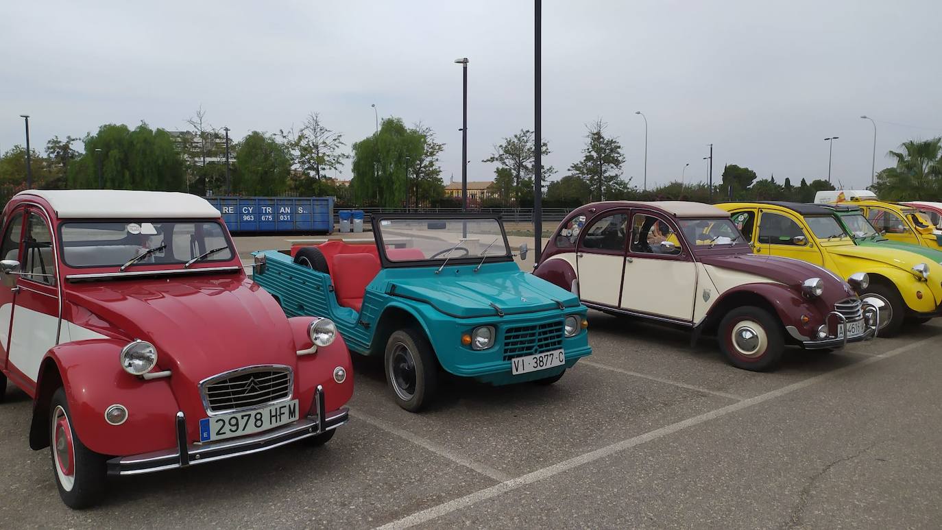 El Club Citroën 2 CV celebró su 75 aniversario en Valencia