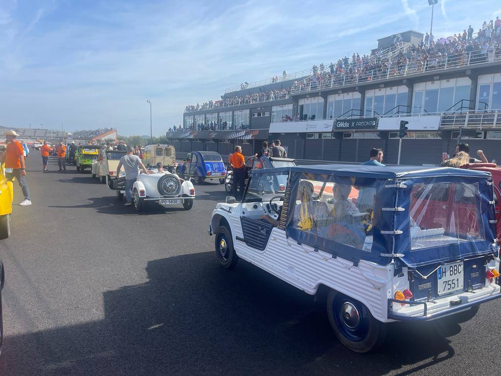 El Club Citroën 2 CV celebró su 75 aniversario en Valencia