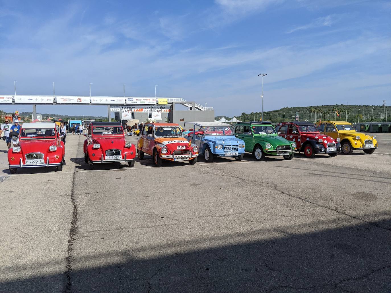 El Club Citroën 2 CV celebró su 75 aniversario en Valencia