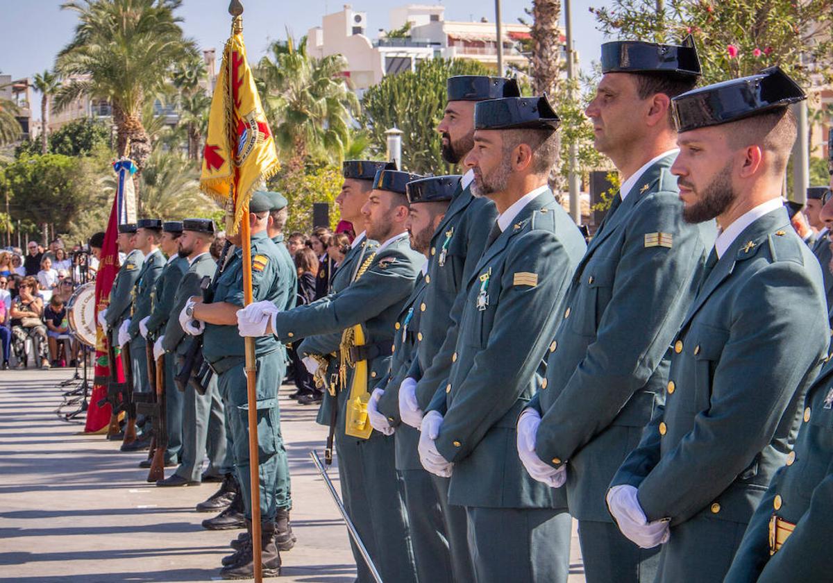 Agentes de la Guardia Civil en Torrevieja, el pasado 12 de octubre.