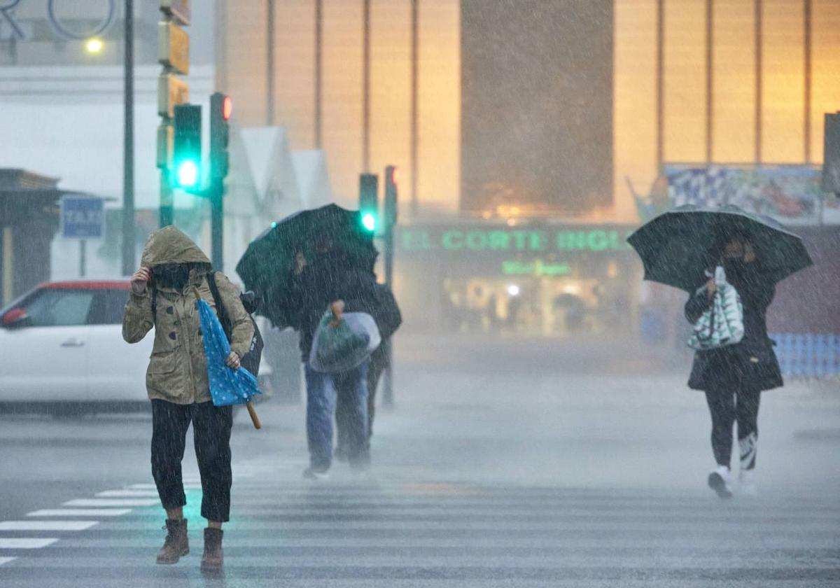 Lluvias intensas en la ciudad de Valencia. Imagen archivo