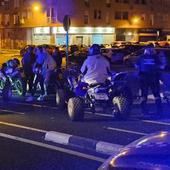 La Policía Local disuelve una carrera ilegal de motos junto al Hospital La Fe en Valencia