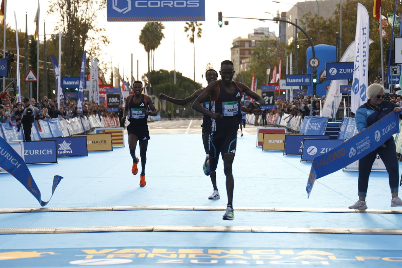 Fotos: las mejores imágenes del Medio Maratón de Valencia 2023