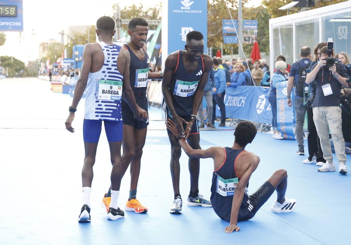 Kibiwott Kandie gana en la categoría masculina