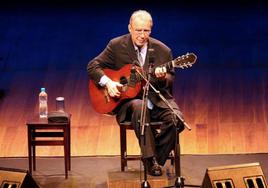 Joao Gilberto, durante una actuación en 2008.