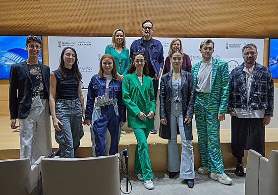 Los responsables del Clec Fashion Festival y algunos de los diseñadores que participarán en esta cuarta edición del certamen.