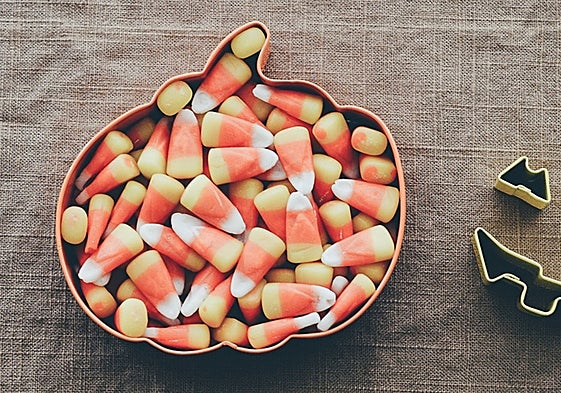 El 'truco o trato' consiste en que los niños se disfracen y pidan golosinas