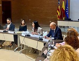 Ruth Merino traslada a los sindicatos que la Generalitat abonará en noviembre la subida salarial adicional del 0,5% a los empleados públicos