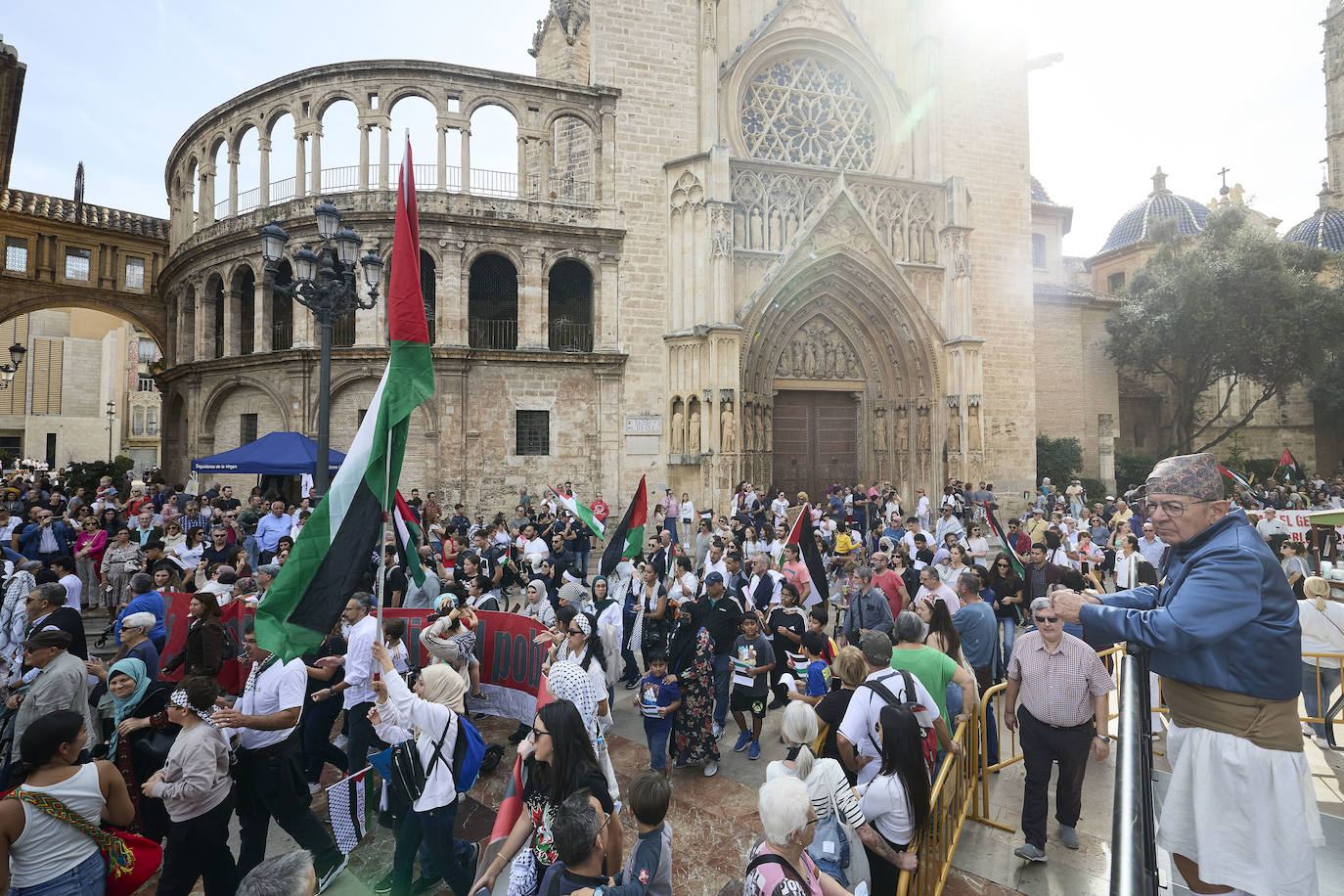 Miles de personas se manifestan en Valencia a favor de Palestina