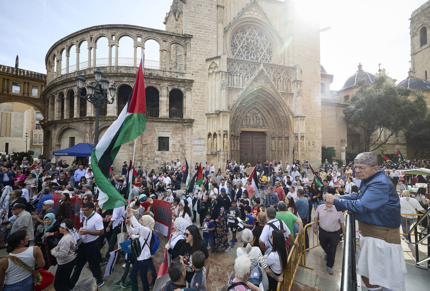 Miles de personas se manifestan en Valencia a favor de Palestina