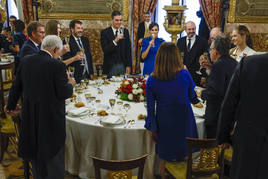 Brindis durante la comida en el Palacio Real