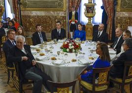 Imagen durante el almuerzo celebrado en el Comedor de Gala del Palacio Real tras la jura de Leonor.