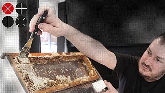 El cocinero que hace magia con la brasa (y mezcla su propia miel con sobrasada)