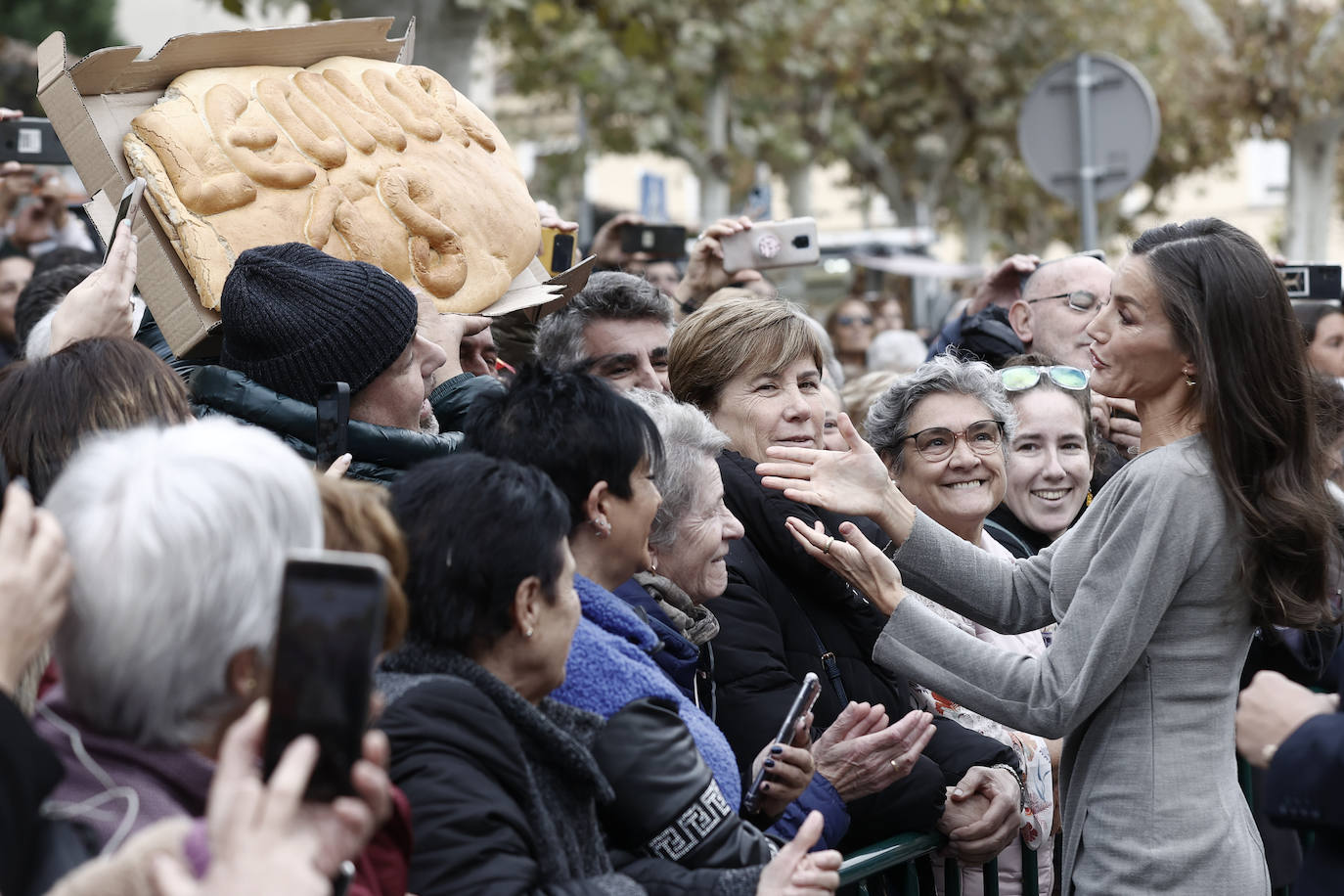 La reina Letizia reaparece en el Festival Ópera Prima de Navarra