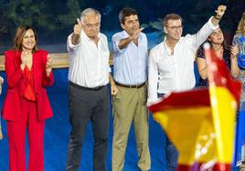 Catalá, González Pons, Mazón y Feijóo, en un acto de campaña en Valencia