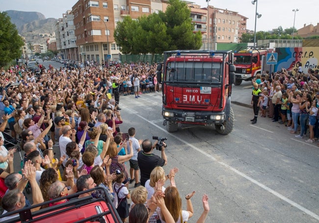 Emotiva despedida de la UME en Orihuela.