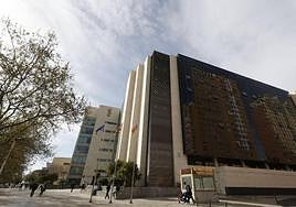 Fachada lateral de la Ciudad de la Justicia.