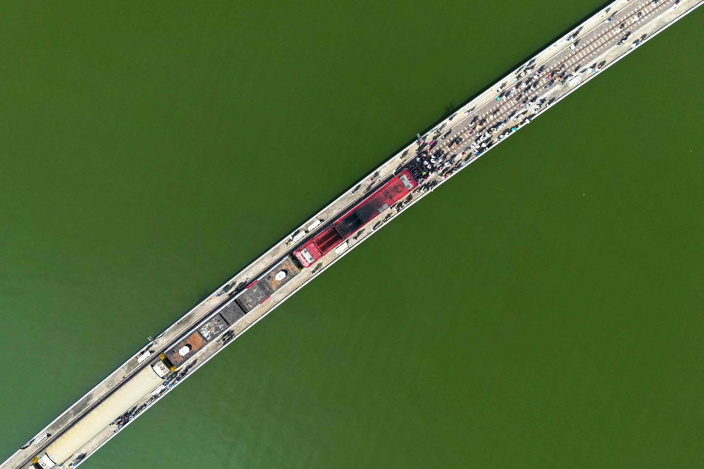 A bordo del &#039;tren flotante&#039; de Tailandia